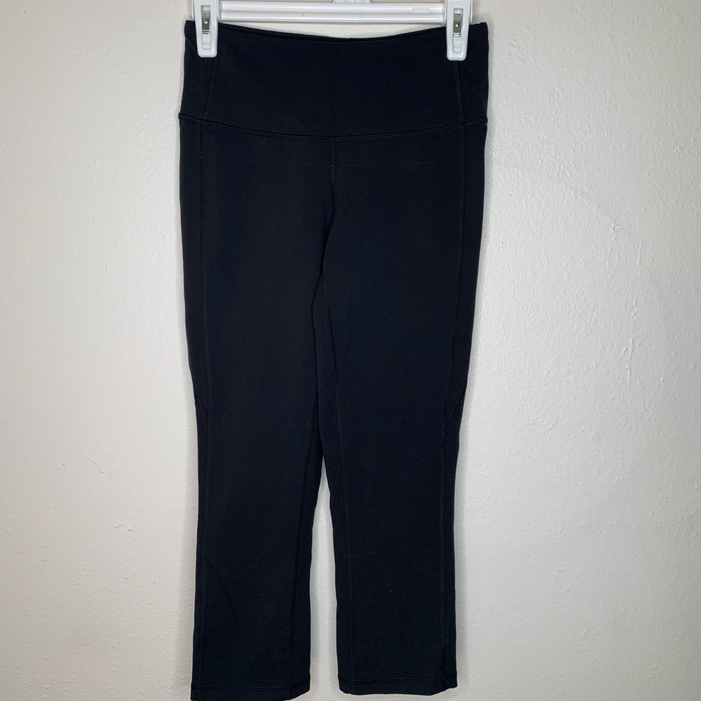 Lucy | Cropped | Leggings | Capri | Small - Picture 4 of 5